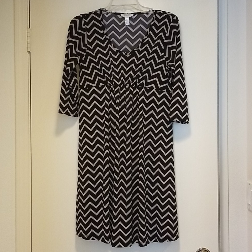 Sophia Jayne Maternity dress Black Chevron Print Size Small